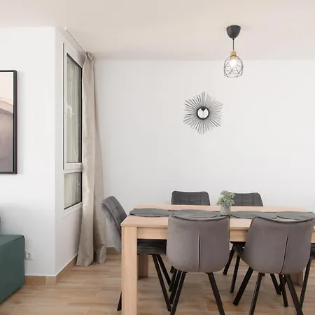 Apartmán Location - Walk To The Beach, Shops & Dining Playa de las Americas (Tenerife)
