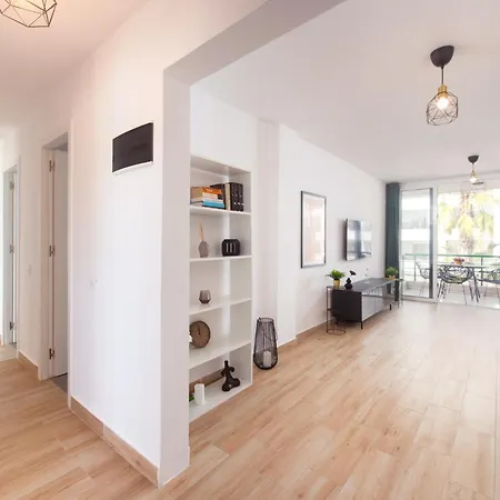 Location - Walk To The Beach, Shops & Dining Apartmán