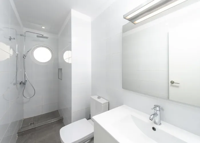 Location - Walk To The Beach, Shops & Dining * Playa de las Américas