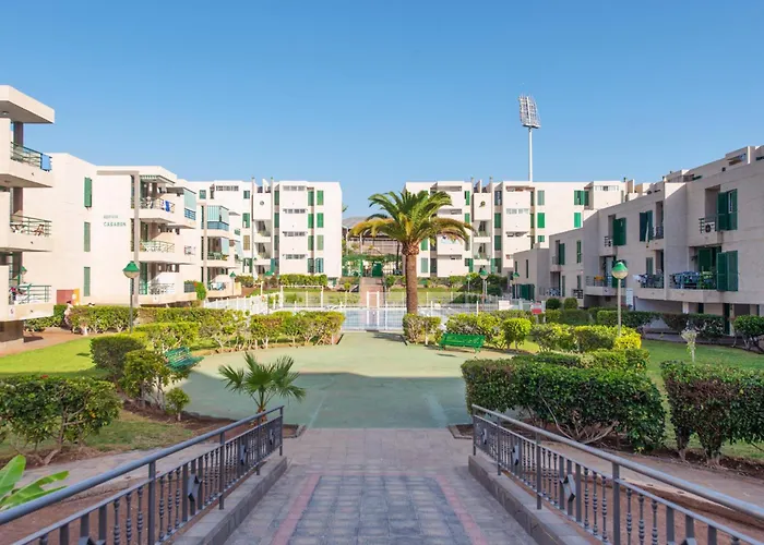 Location - Walk To The Beach, Shops & Dining