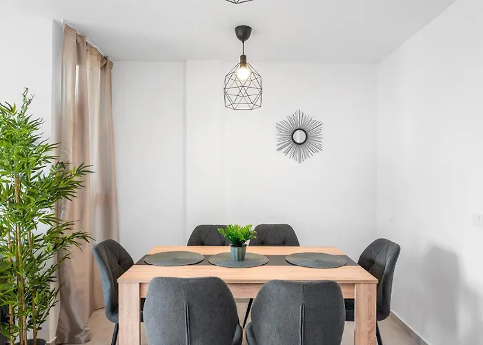 Location - Walk To The Beach, Shops & Dining * Playa de las Américas