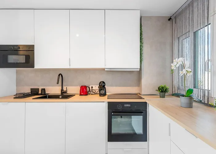 Location - Walk To The Beach, Shops & Dining Appartement